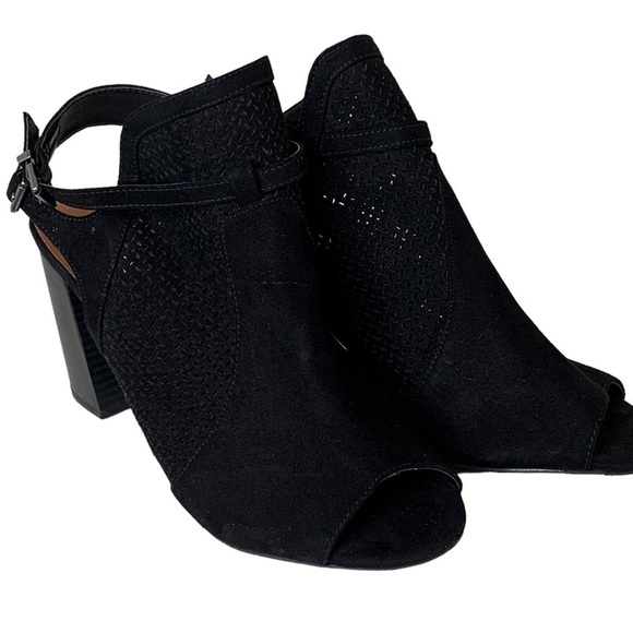 Mia, black suede peep toe block heel, 9M - Picture 4 of 9